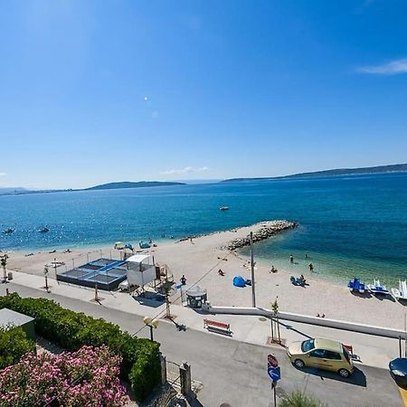 Stunning Beachfront Apartment With Roof Terrace Kaštela Kültér fotó